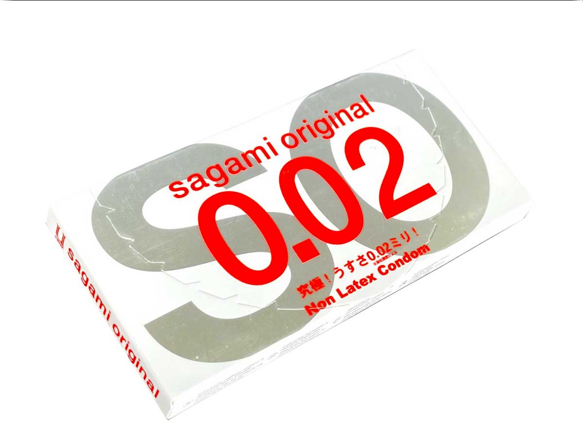 Белая упаковка с красной надписью Sagami Original и числом 0.02, 2 штуки, полиуретановые
